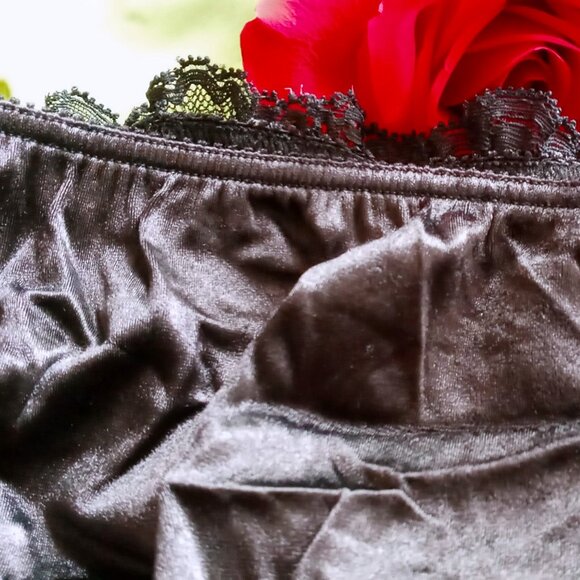 ❤️💋❤️Vintage Victoria's Secret Second Skin Black Lace Bikini Panty Sz M❤️💋❤️ - Picture 5 of 13